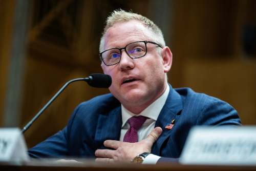 El candidato de Trump para liderar la agencia de ciberseguridad CISA solicita retirarse