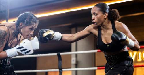 Mossely se impone en su regreso ante el público francés