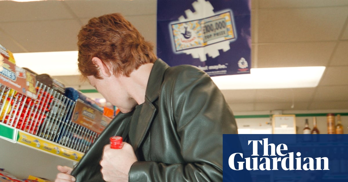 Starmer anuncia freno a robos en tiendas de Reino Unido