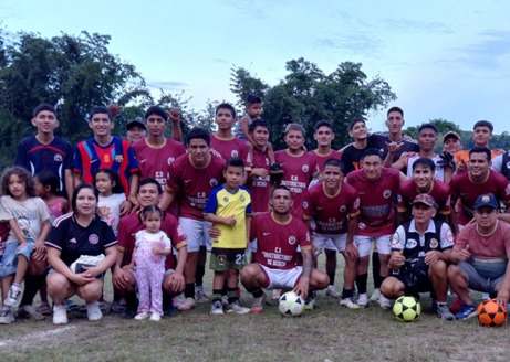 Constructores avanza en Tocache