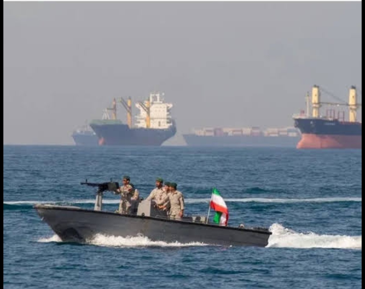 Tensión en el estrecho de Ormuz eleva alarma internacional tras ataques contra Emiratos y buques
