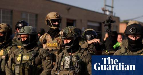 ICE recula: Caen cargos a manifestantes de Chicago