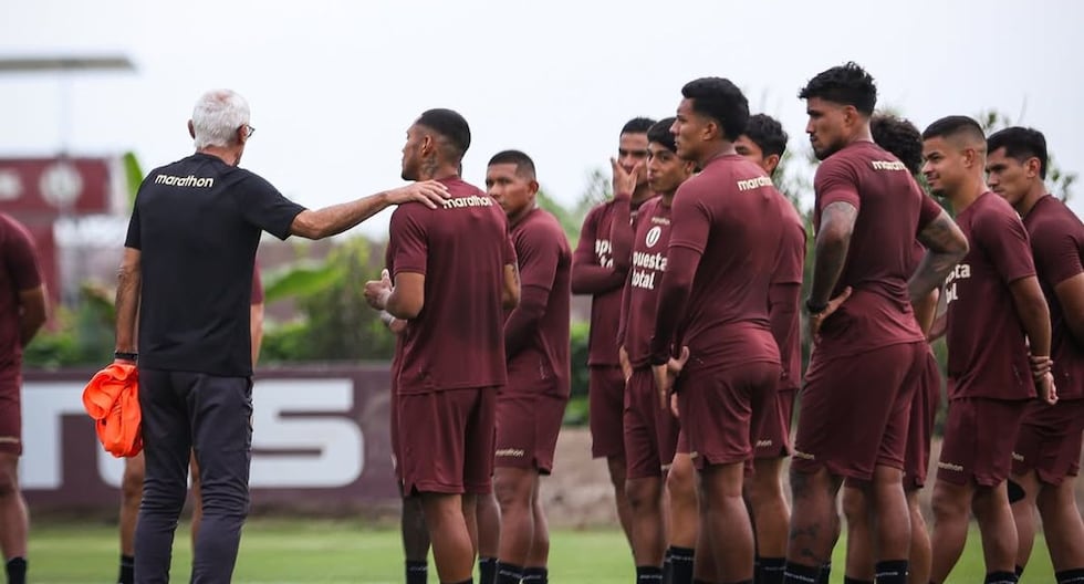 Héctor Cúper ya mete mano en Universitario: su primer entrenamiento