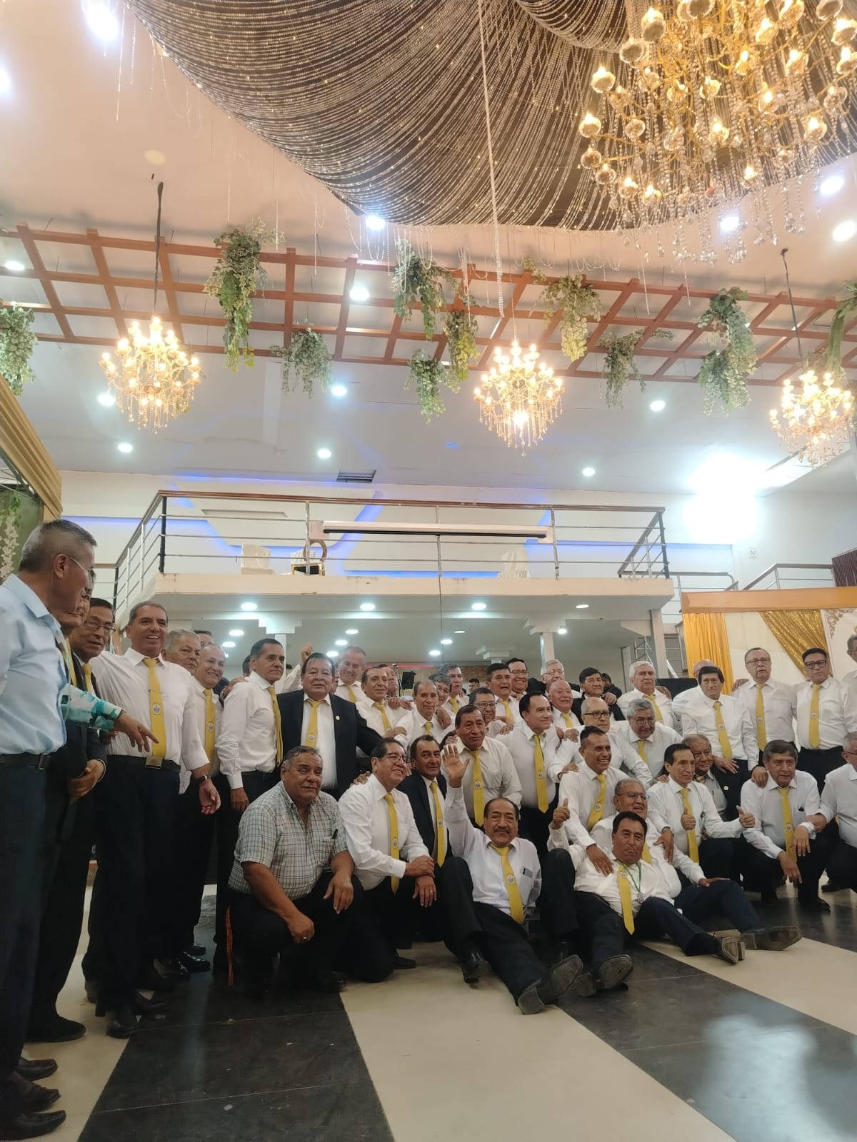 Promoción 1976 del Leoncio Prado recibe homenaje por sus Bodas de Oro