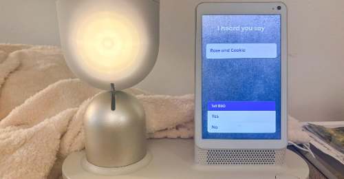 ElliQ es un sorprendente compañero robot asistente para adultos mayores