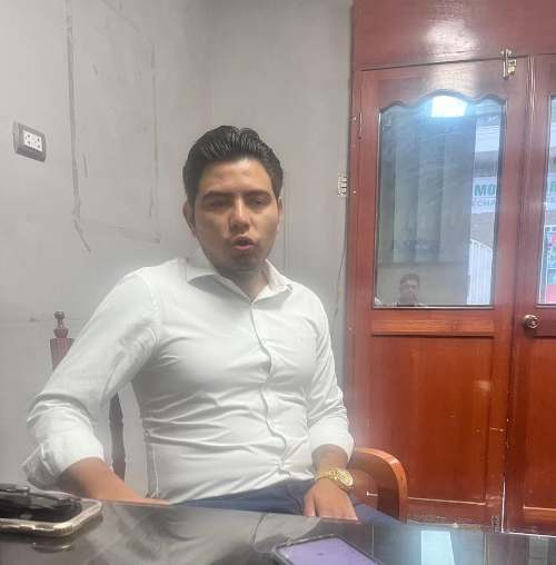 Denuncian presunta negligencia médica por parto prematuro en baño de hospital de Huánuco