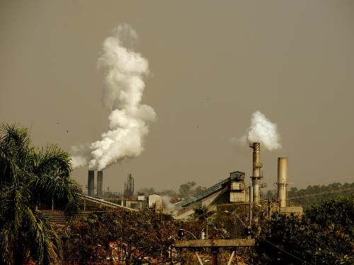 El debate sobre la industrialización que vuelve a dividir a los economistas peruanos