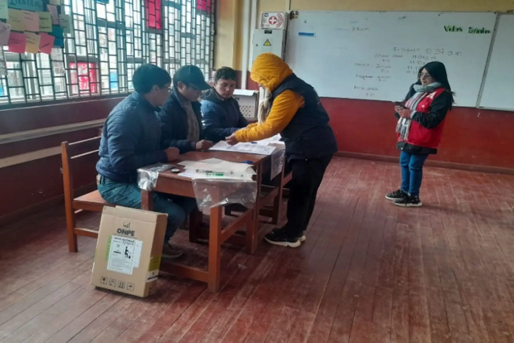 ODPE traslada 17 mesas de votación a colegio de Jactay cercado por obras paralizadas