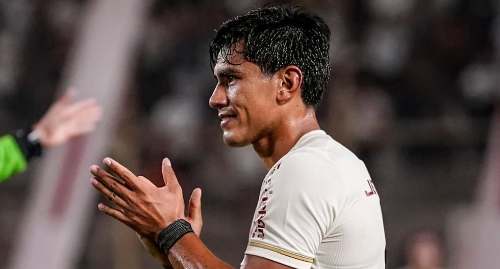 Tunche Rivera sigue marginado: Universitario lo deja fuera de la lista