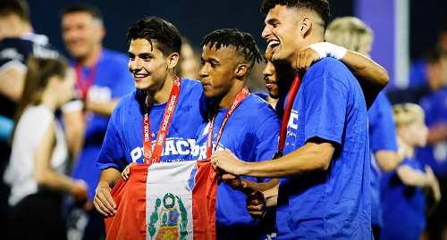 Matteo Pérez Vinlöf campeón: ¡Bandera peruana y guiño a la Bicolor!