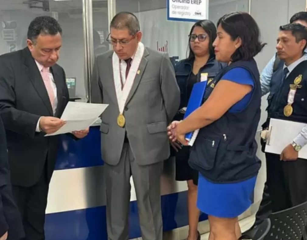 Fiscalía abre nueva investigación contra exfuncionarios por compras durante elecciones