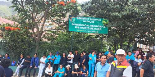 Protesta por centro de salud de Ambo llega al Gobierno Regional tras destrucción de seis ambientes