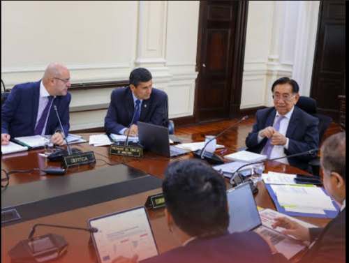 Gobierno fija prioridades en seguridad, economía y transición democrática