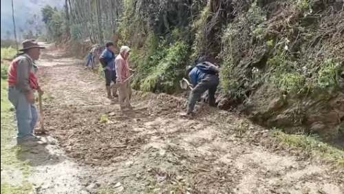 Pobladores de Huauyash realizan faenas comunales para conservar sus caminos