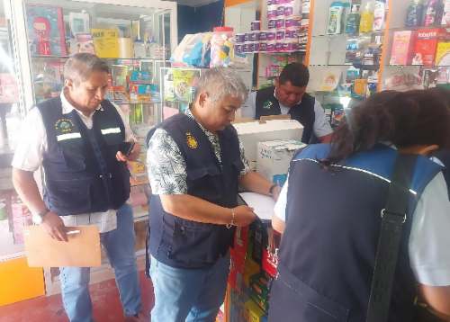 Clausuran boticas en Ambo tras hallar medicamentos vencidos en operativo