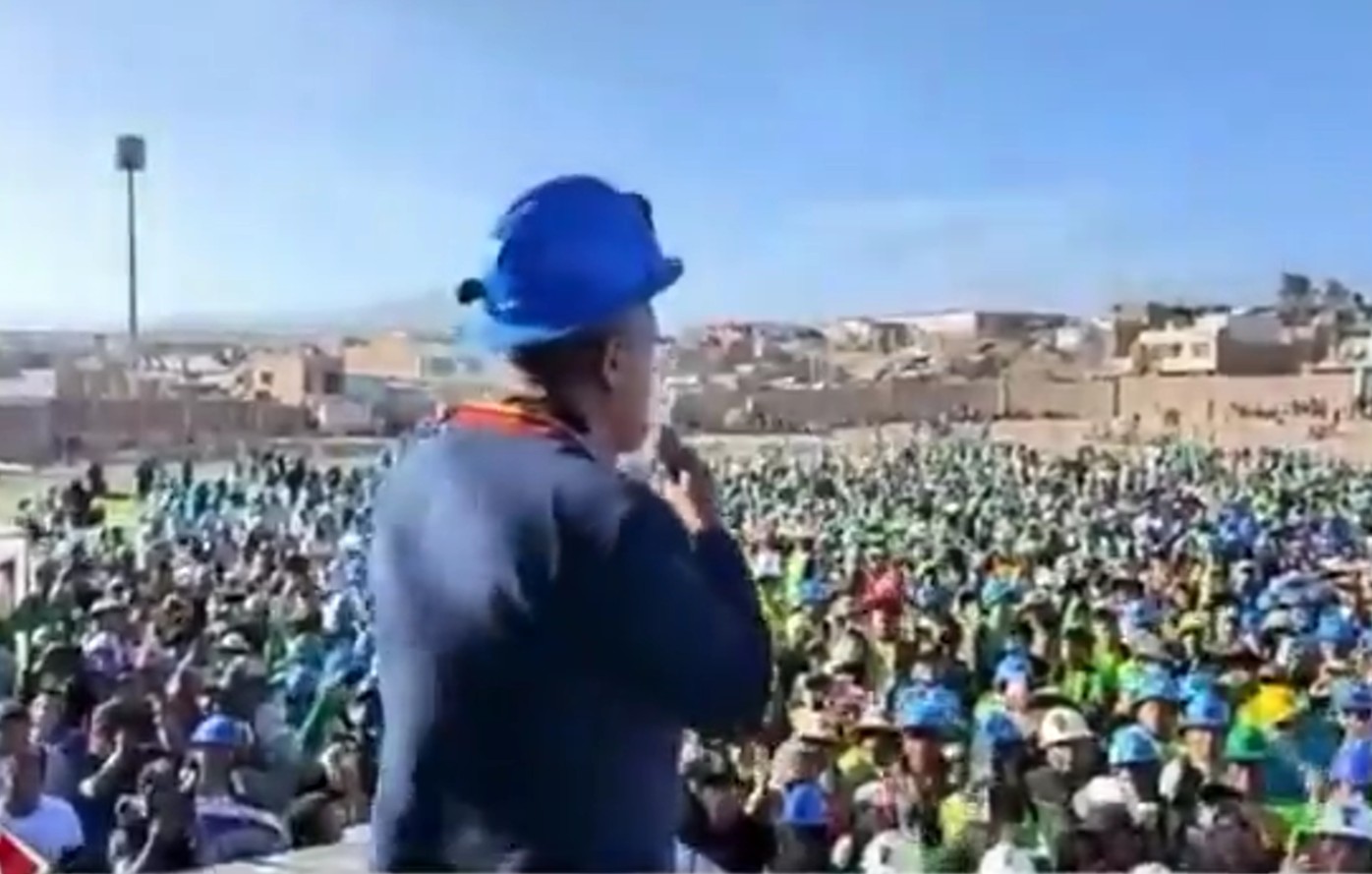 José Domingo Pérez lidera mitin de Juventudes Peronianas con mineros artesanales para liberar a Castillo