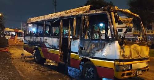 Incendio destruye parte del Callao después de exigir un pago a los conductores