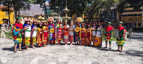 Inti Raymi llena de historia la Plaza de Armas con escenificación escolar