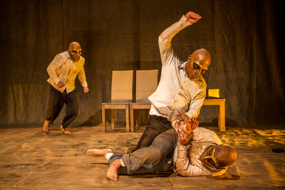 La Compañía de Teatro Físico peruano lleva la premiada obra 'Los Regalos' a EE. UU.
