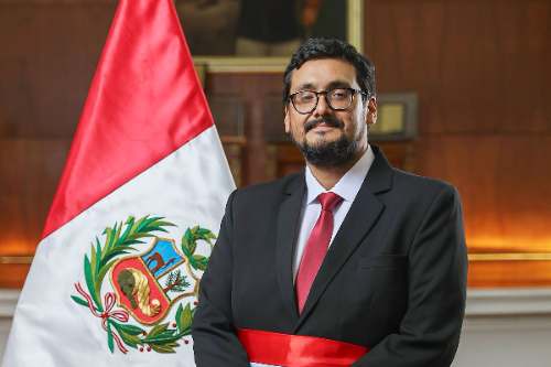 José Reyes abandona su cargo en el Mincetur y denuncia desacuerdos con el Gobierno