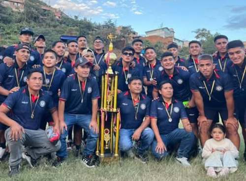 Municipal de Chacos campeona en Ambo