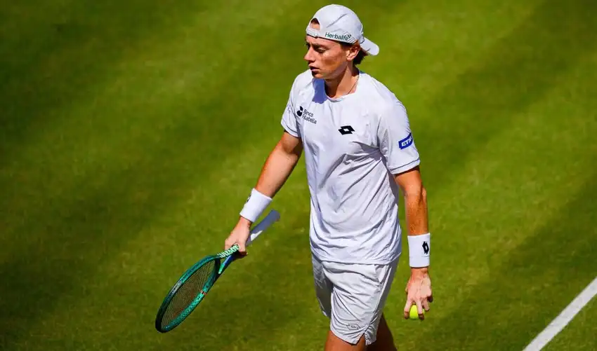 BUSE ELIMINA A TSITSIPAS EN MALLORCA