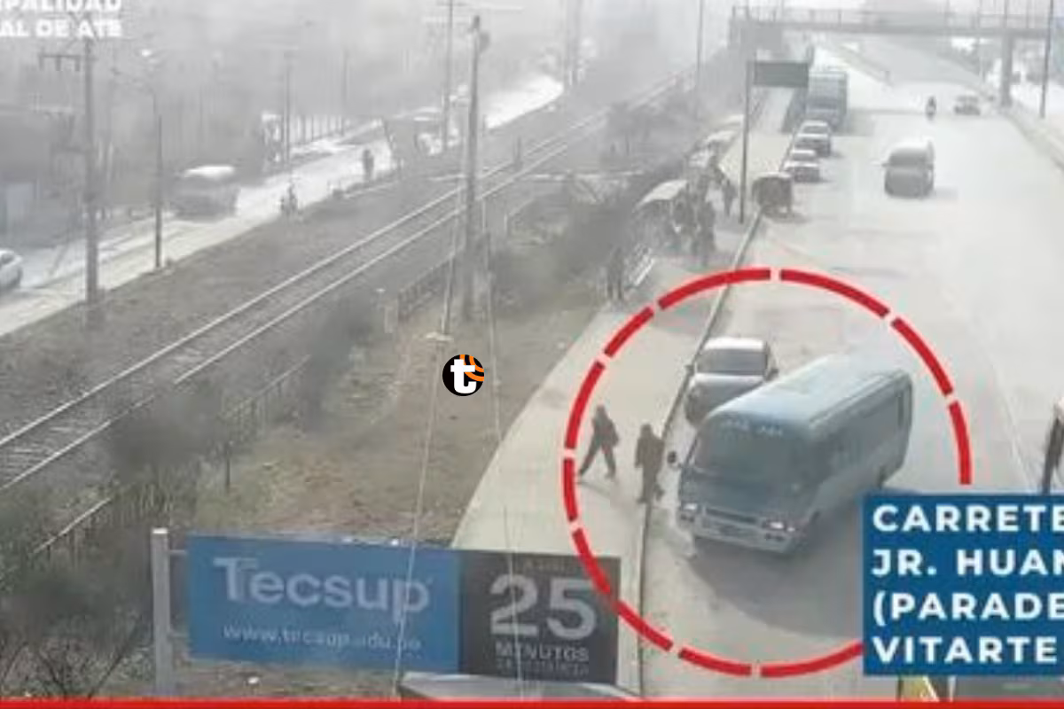 Bus se despista en la Carretera Central, invade vía férrea y casi atropella a peatones en Ate