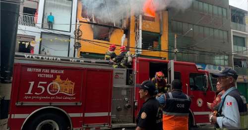 Un incendio devastador en Gamarra afecta a 80 empresarios textiles en La Victoria
