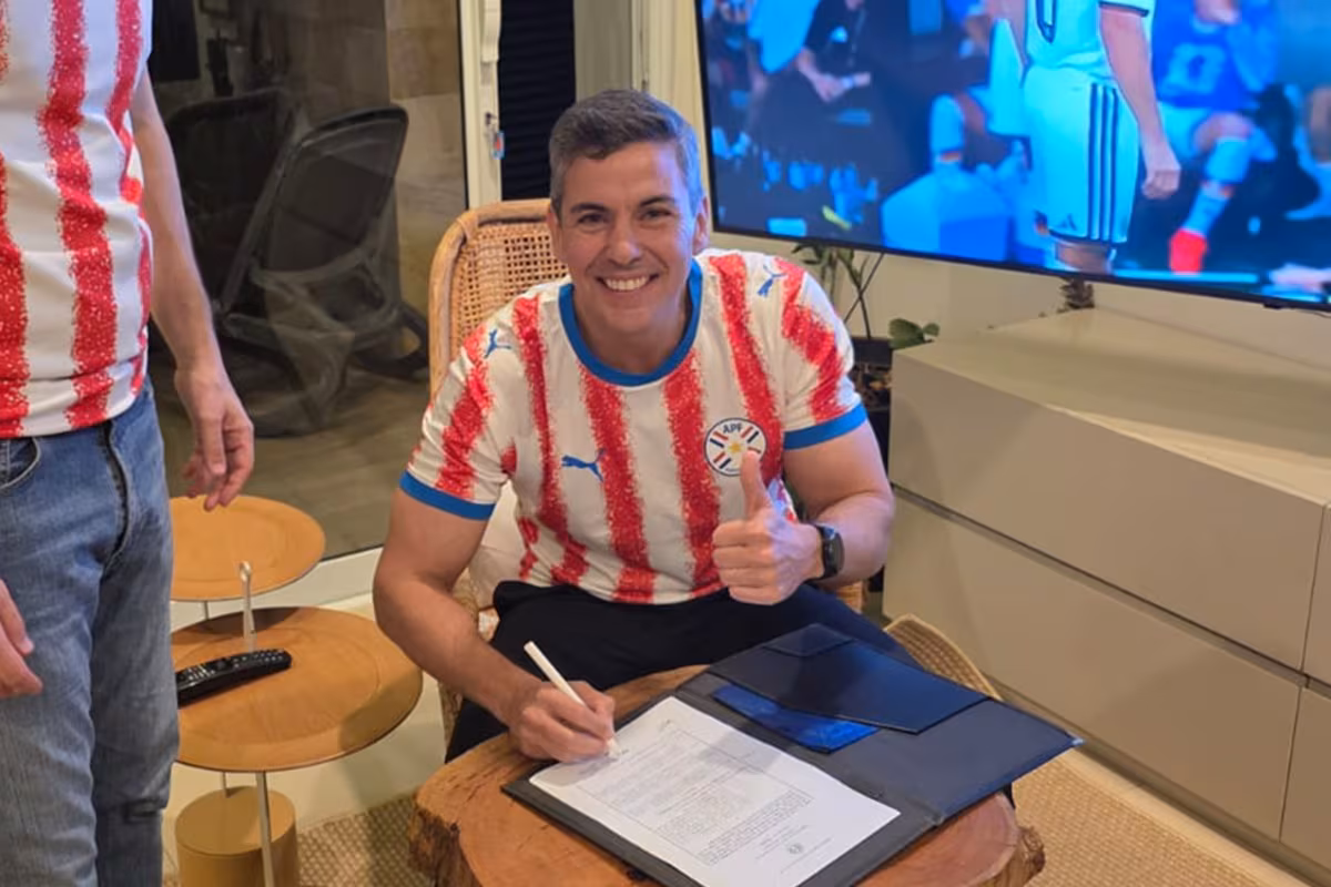 Presidente de Paraguay decreta feriado por clasificación al Mundial 2026