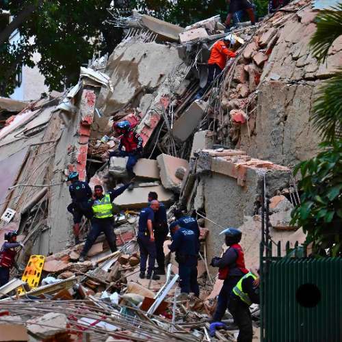 Fuertes sismos de 7.2 y 7.5 sacuden Venezuela y causan daños en Caracas