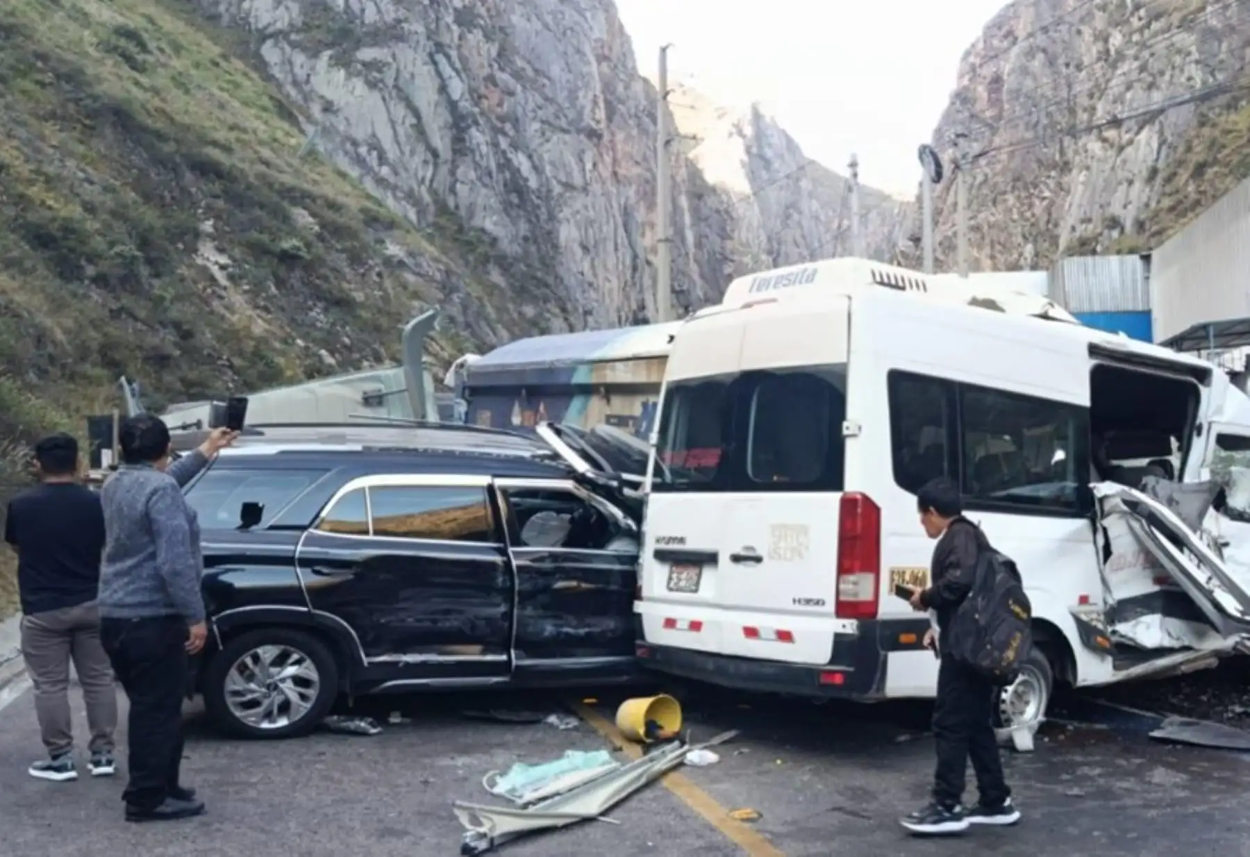 Más de 10 heridos tras colisión múltiple en la Carretera Central en San Mateo
