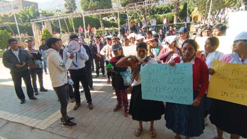 Pobladores de Choquecancha toman municipio de Santa María del Valle y exigen ejecución de obras