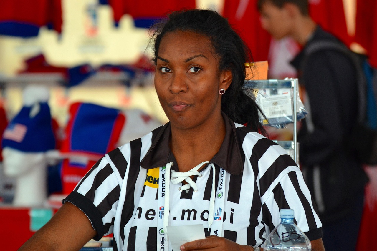 CONAR designó a Daniel Ureta como árbitro para la final femenina entre Universitario y Sporting Cristal