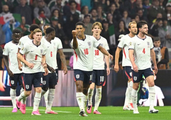 Inglaterra deja fuera a México