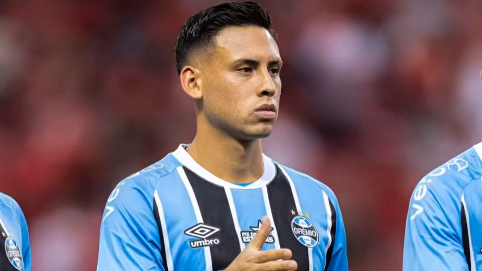 Erick Noriega pide a Gremio reubicarse como central para recuperar minutos