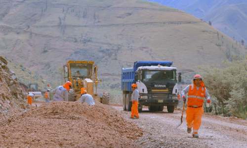 Contratista de vía Higueras–Cozo acumularía deuda superior a S/700 mil con 15 proveedores