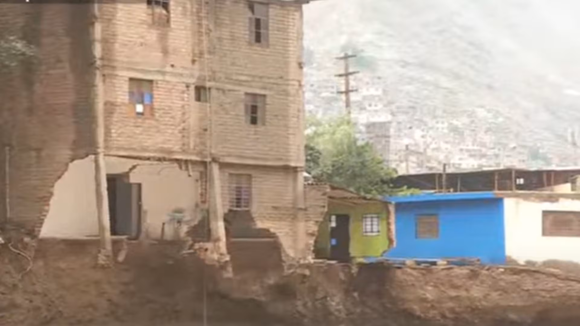 Fiscalía advierte riesgos en el río Rímac por viviendas, piscinas y chancherías ante eventual Fenómeno El Niño