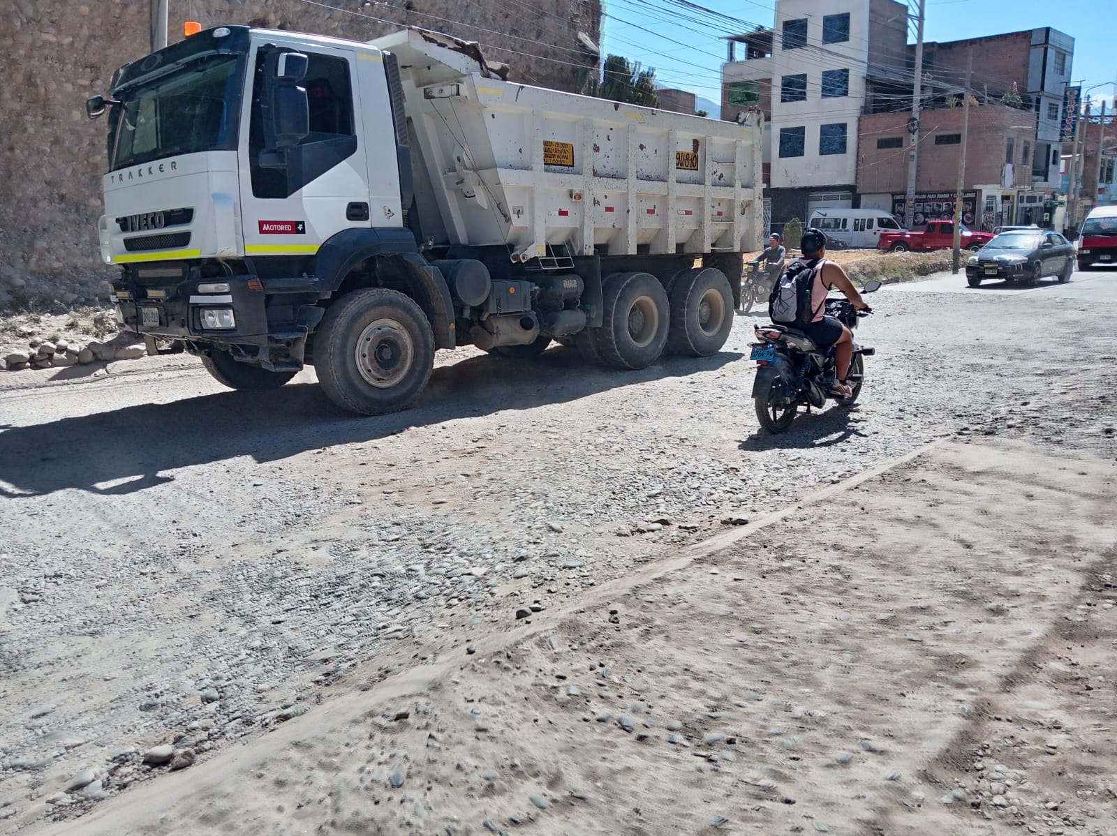 Vía alterna hacia Viña del Río presenta baches y pérdida de la carpeta asfáltica