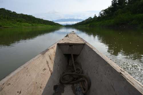 Destruyen balsa draga usada para minería ilegal en el río Pachitea