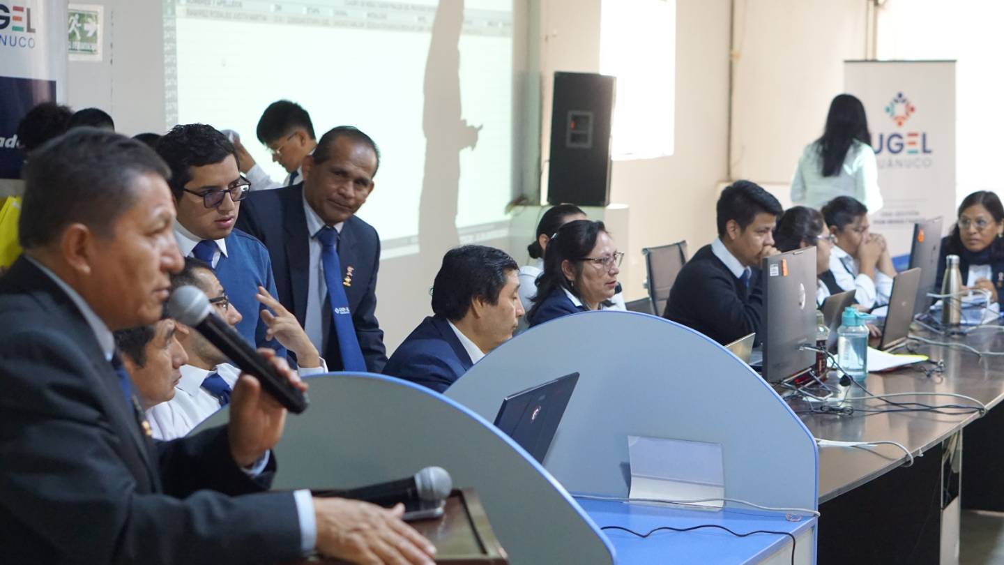 2.601 docentes compiten por 291 plazas de reasignación en la UGEL Huánuco