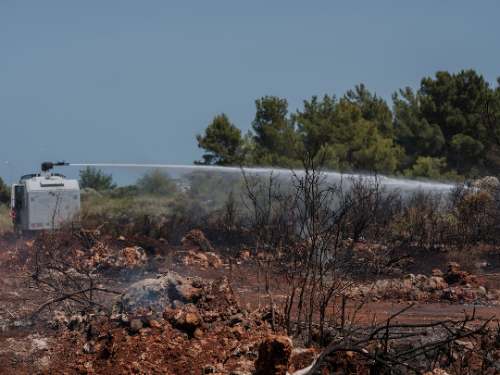 Valencia instala cañones antiincendios que lanzan 10.000 litros de agua por minuto