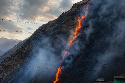 Huánuco registra tres incendios forestales al iniciar la temporada seca