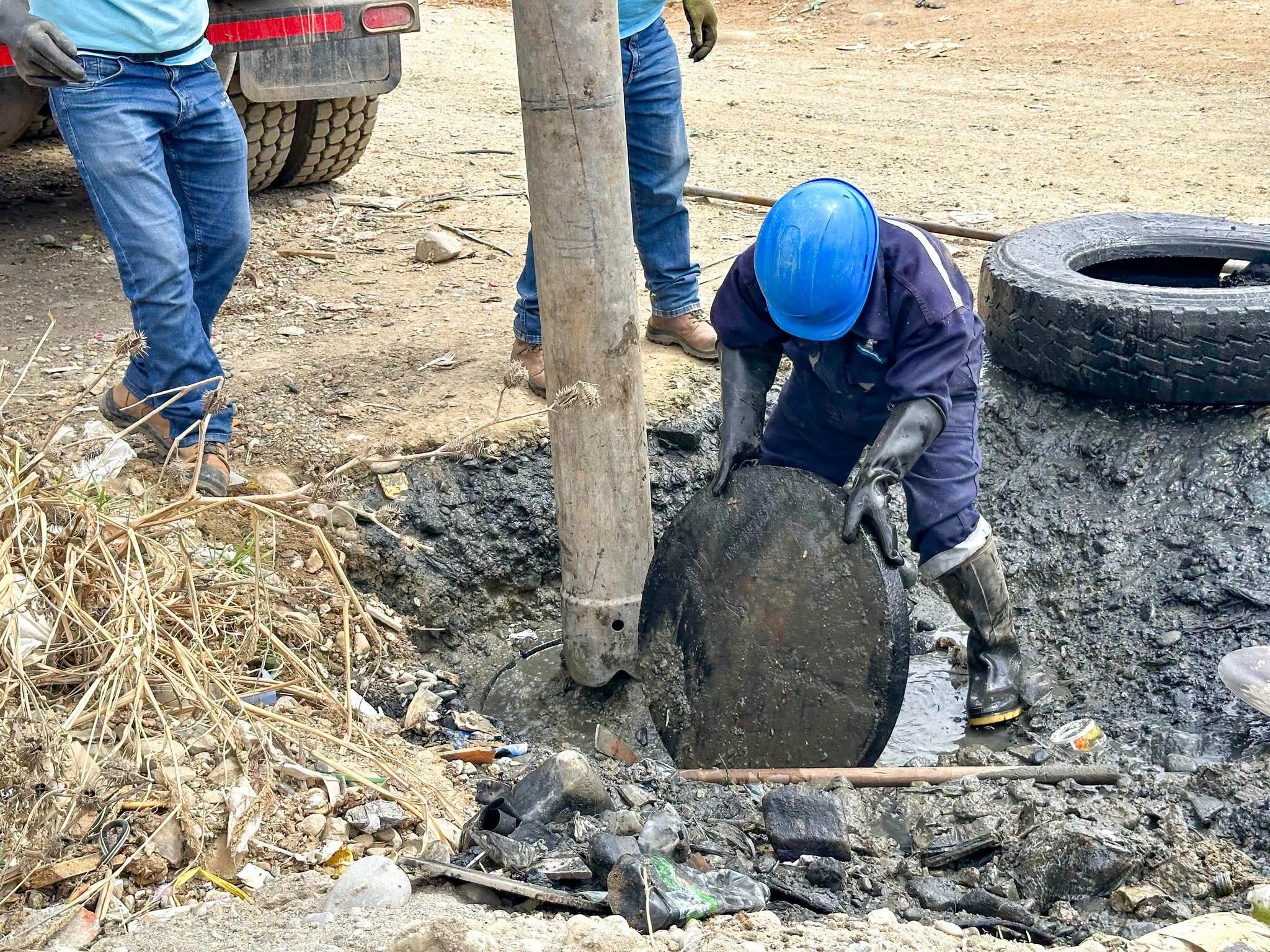Pillco Marca cambia 100 metros de desagüe tras más de un año de colapsos en Yanag