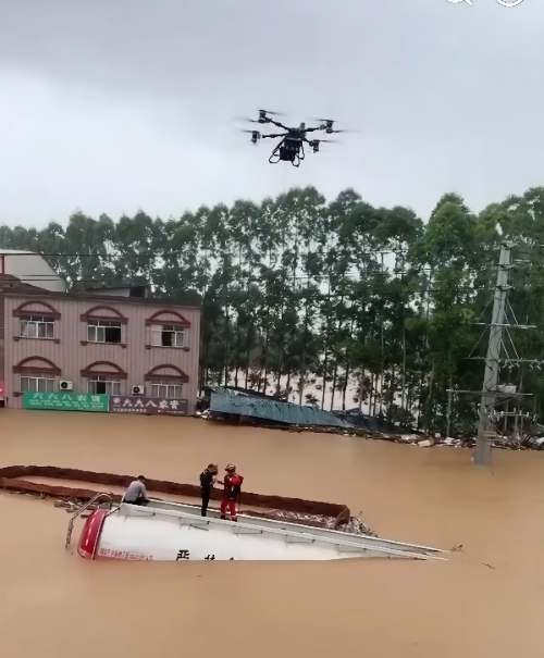 Tifón Maysak deja dos muertos y miles de evacuados en el sur de China