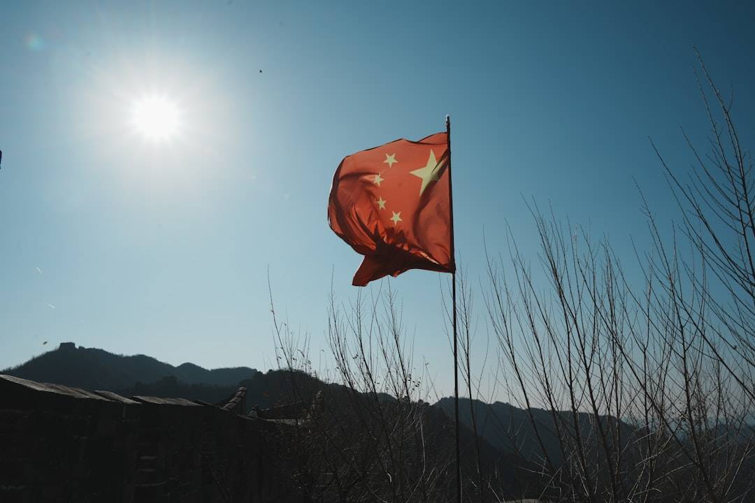 China expande su arsenal nuclear con cientos de silos en sus desiertos