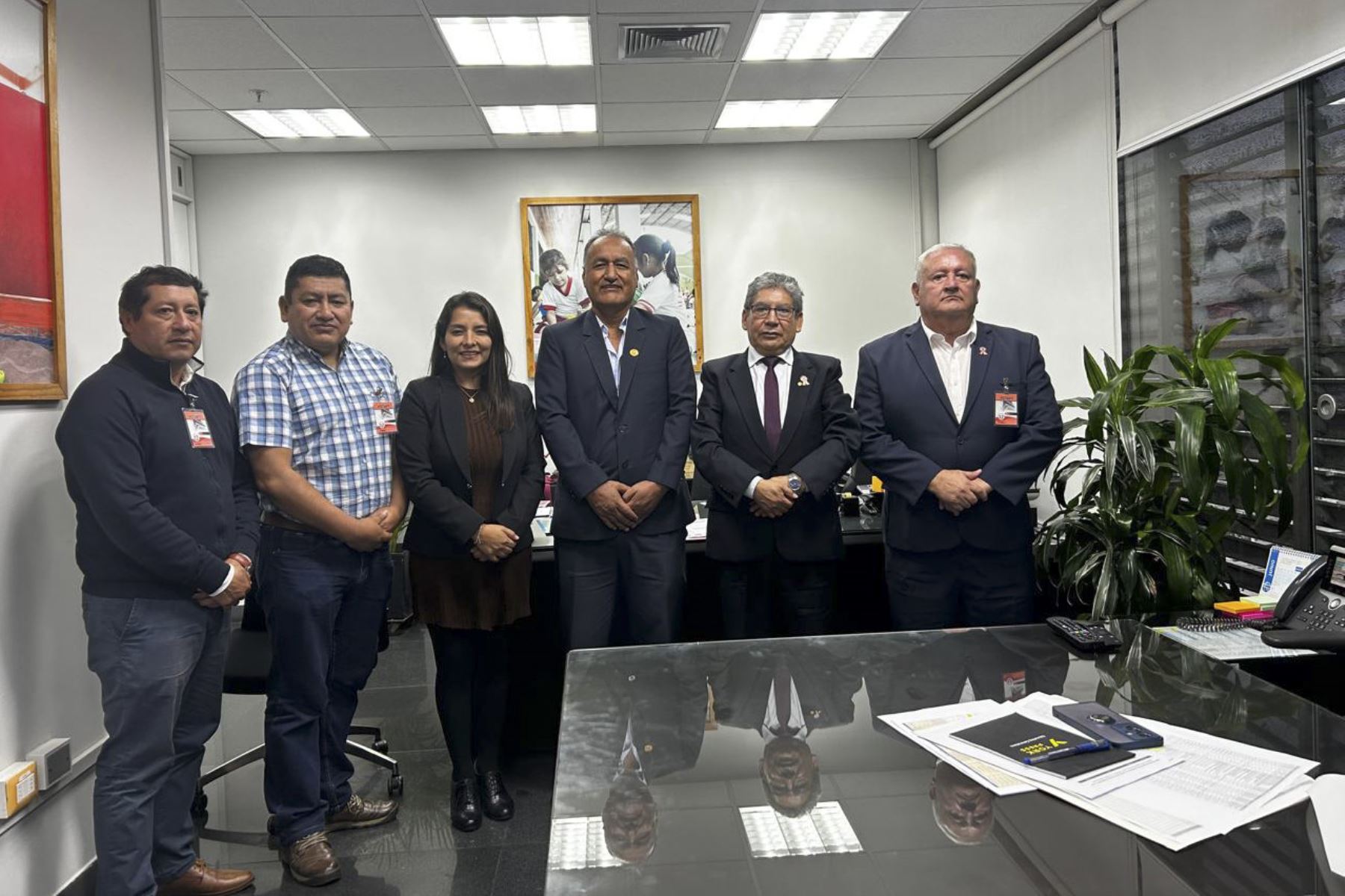 PCM articula acciones para fortalecer educación y seguridad escolar en Kimbiri