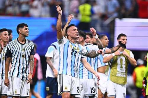 Argentina remonta y sigue viva