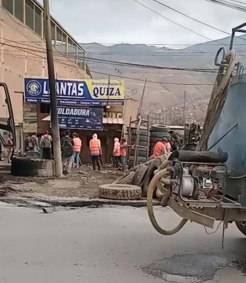 Desalojo en carretera Central generó alarma por quema de llantas cerca del Camal