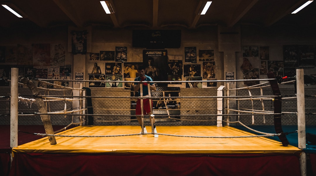 La Noche Dorada 2: boxeadores peruanos y streamers se enfrentan en Lima el 5 de septiembre