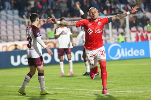 Cienciano golea 4-0 a Lanús y clasifica a octavos de la Copa Sudamericana